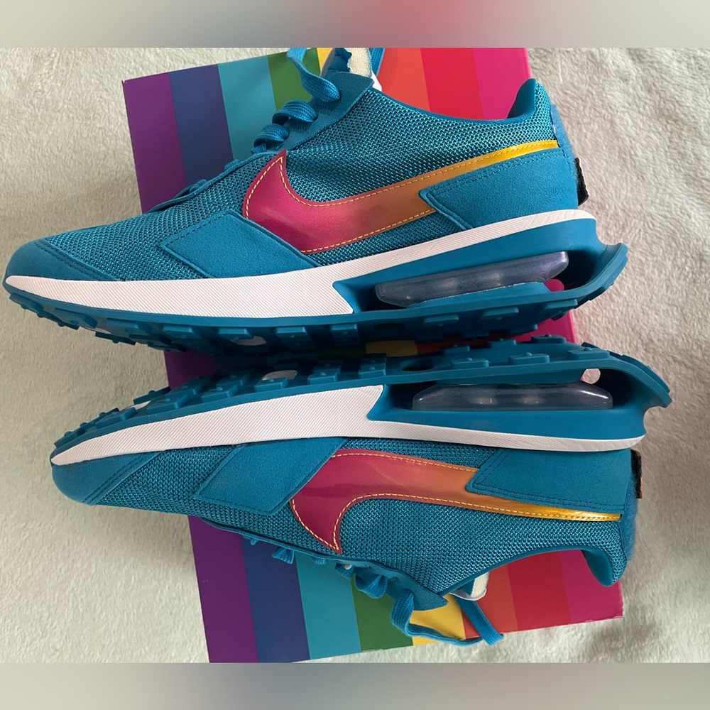 Nike Air Max Pre-Day BE TRUE Men's Blue Shoes Sneakers Pride LGBTQ men’s size 7